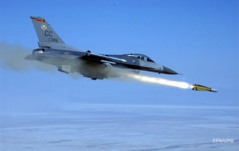 США впервые испытали ядерную бомбу без заряда с помощью истребителя F-16