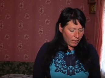 Женщина, которая винит медиков в подмене ребенка, ни разу не пришла к нему в больницу (видео)