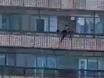 Учитель в Энергодаре сбросила с балкона свою 12-летнюю дочь (фото)
