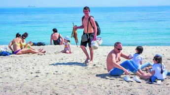 Летние вакансии: официантам предлагают 20 тысяч грн, а администраторам пляжных клубов – 12 тысяч