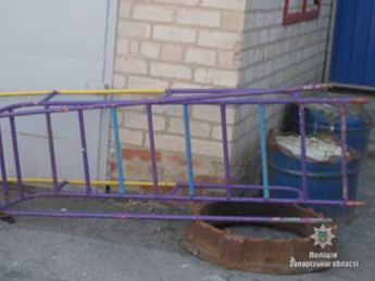 Житель Мелитополя украл лестницу с детской площадки.