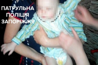 В Запорожье 34-летняя мать допилась до беспамятства и бросила полуторагодовалого сына голодным в куче хлама (фото)