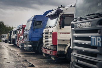 В Запорожской области определили стоянки для грузовиков в жаркий период