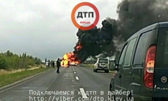 Под Киевом столкнулись и загорелись два автомобиля: погибли три человека, в том числе депутат облсовета