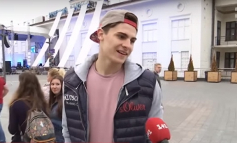 "No comments": сын Кличко отмахнулся от вопроса об украинском языке (видео)
