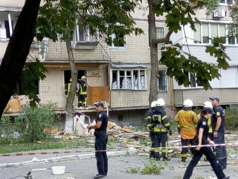 В Киеве в девятиэтажке прогремел взрыв