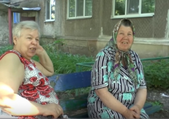 "Лишь бы пенсию платили": жители Луганска рассказали, что думают о "Малороссии" (видео)