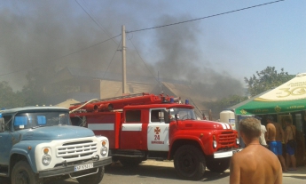 Как спасатели в Кирилловке пожар тушили (фото)
