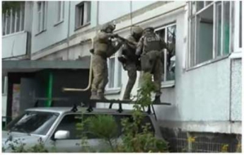 Появилось видео задержания главаря диверсионной группы российской спецслужбы