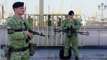 В Одессе 40 человек в балаклавах пытались захватить воинскую часть