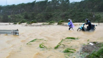 Тайфун во Вьетнаме унес уже 27 жизней