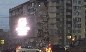 В жилом доме Ижевска обрушились девять этажей: фото, видео