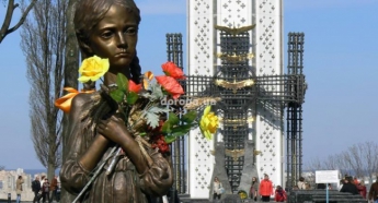 Захарова прокомментировала позицию Киева по Голодомору