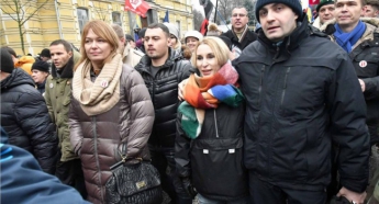 Супруга Саакашвили заявила об экстрадиции политика в Грузию