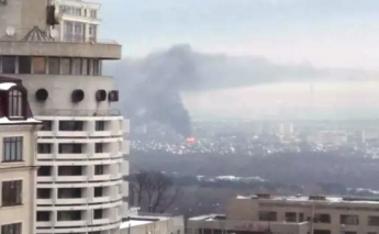 У Києві велика пожежа на лівому березі: виїхали 14 пожежних автомобілів (Фото, видео)