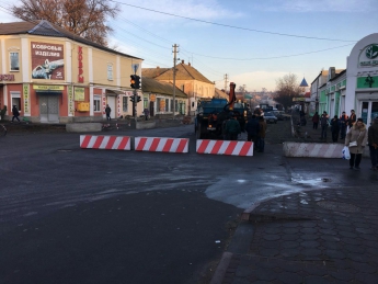 Объезд. Из-за ремонта перекрыта дорога в нижней части города (фото)