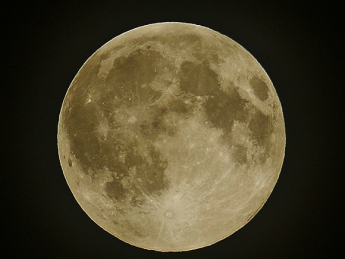 В ночь на 2 января землян ждет самая большая Луна, а на следующий день - самое большое Солнце