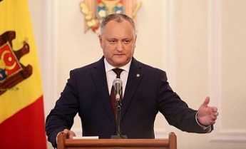 В Молдове суд третий раз отстранил президента от его обязанностей
