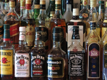 Элитного алкоголя больше, чем на миллион изъяли налоговики