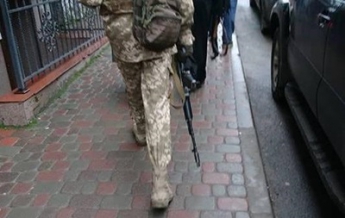 В Тернополе колядник с автоматом вызвал панику