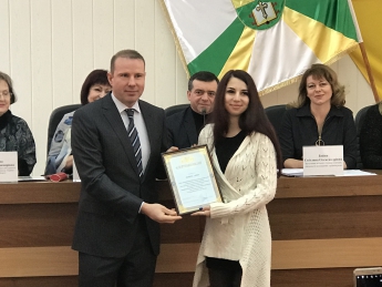 В День студента Сергей Минько вручил сертификаты тем, кто будет получать стипендию мэра