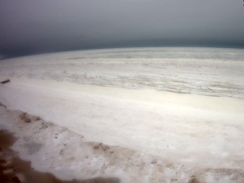 Появились фото замерзшего Азовского моря