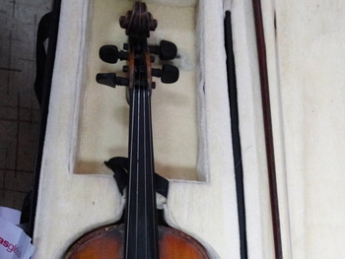 В Запорожье перехватили контрабанду скрипки легендарного итальянца (фото)