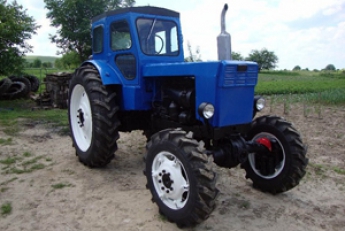 Фермер экспроприировал трактор у школьников