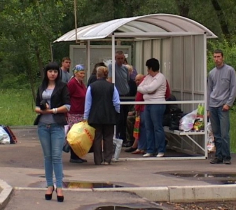 Житель Запорожской области снял трусы на автобусной остановке