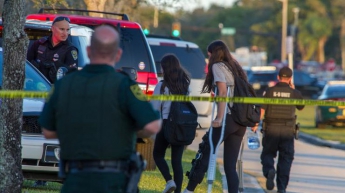 Стрельба в школе Флориды: количество погибших неумолимо растет