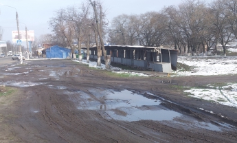 Интеркультурная столица Украины встречает гостей грязью и железными МАФами (фото)