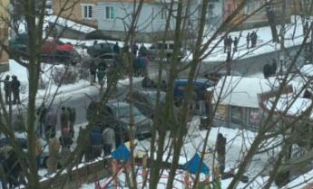 В Ровенской области 200 добытчиков янтаря напали на полицейских