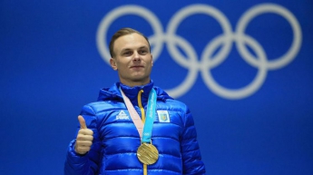 Олимпиада-2018: как Александру Абраменко вручали золотую медаль (фото)