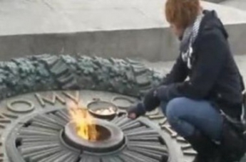 ЄСПЛ: Україна має заплатити компенсацію дівчині, яка смажила яєчню на "вічному вогні"