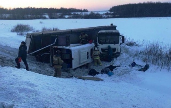 В России столкнулись фура и микроавтобус: девять жертв