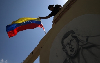 В Венесуэле на месяц отложили президентские выборы