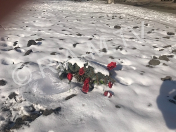 Цветы для Ленина в Мелитополе несут круглый год (фото)