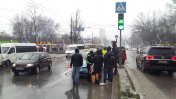 В центре Запорожья общественный деятель сбил пешехода - фото, видео