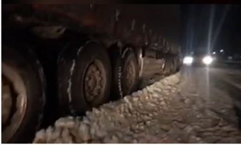 Во Львовской области от грузовика отлетело колесо и убило женщину