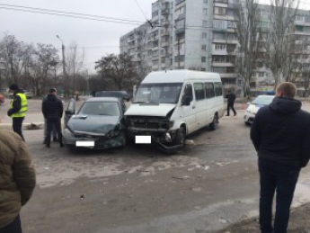 В тройной аварии с запорожской маршруткой пострадал ребенок