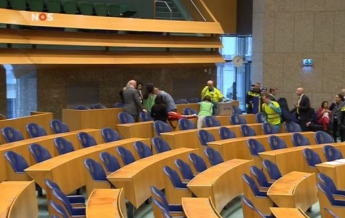 В парламенте Нидерландов пытался повеситься мужчина