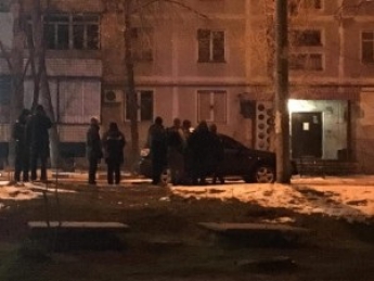 В центре Запорожья под припаркованное авто бросили гранату