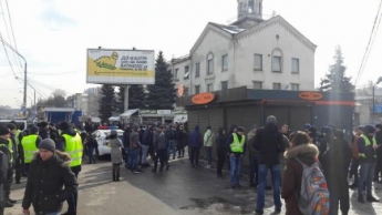 В Киеве полиция заблокировала базу Нацкорпуса и «Азова» (Видео)