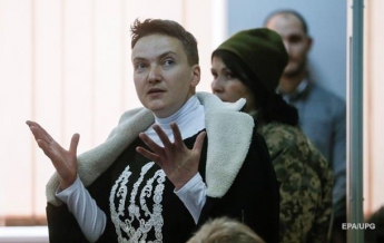 Савченко пожаловалась на видеонаблюдение и тонированные окна в камере