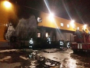 В Запорожье горел супермаркет (фото)