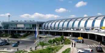 В будапештском аэропорту столкнулись автобусы - есть пострадавшие (фото, видео)