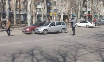 Бюджетные автомобили ВАЗ и «Ланос» не поделили дорогу (фото)