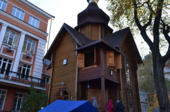 В Киеве неизвестные подожгли храм