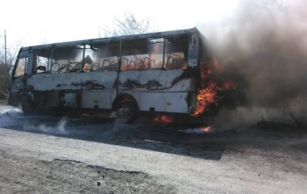 Под Винницей сгорел пассажирский автобус