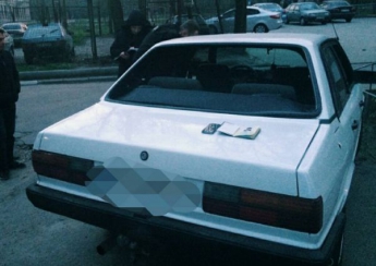 В Запорожье под утро задержали мужчину, разбившего чужое авто (Фото)
